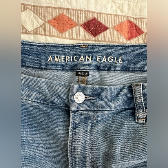 AE Stretch Curvy Mom Jean - Picture 2 of 4